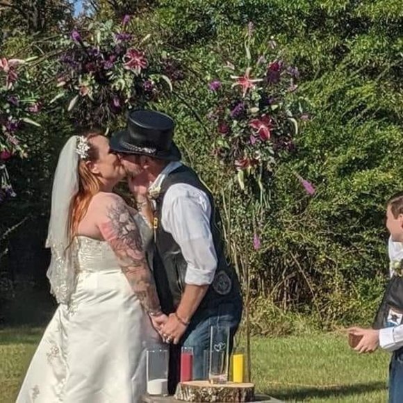 Meet your Posher, Tanya - Picture 1 of 1